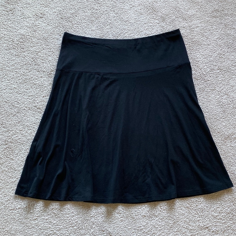 H&M black a-line skirt. Size US12 in new condition worn once